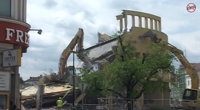 Building collapse destroyed the excavator