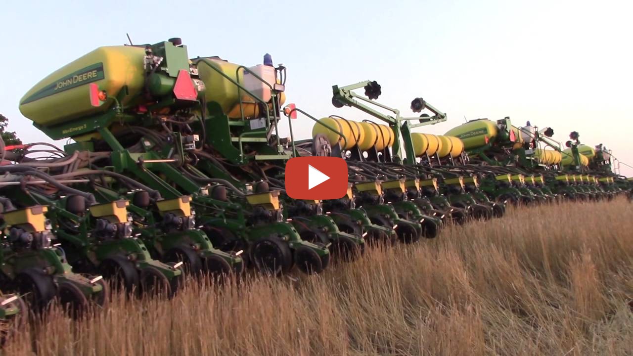 160ft of John Deere Corn Planters bigtractorpower
