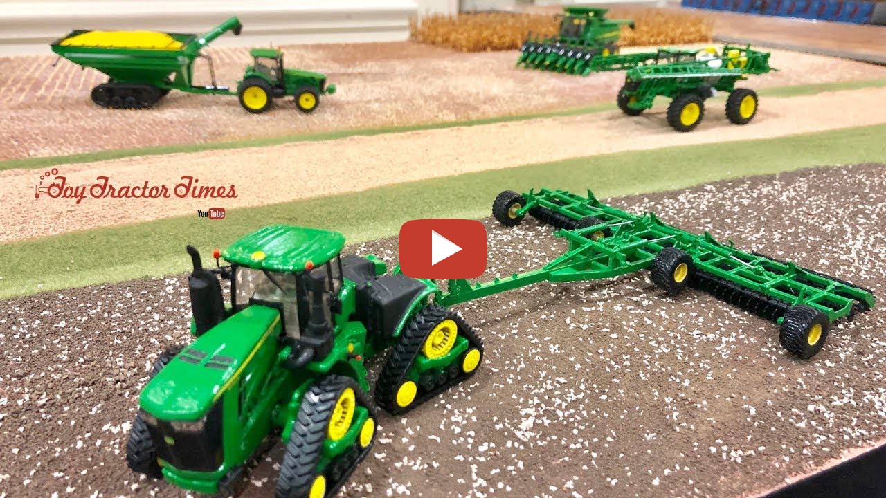 McRell Custom Farm Toys at the 2019 St. Louis Farm Toy Show 16 row