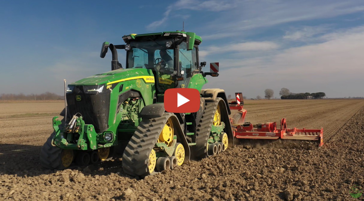 Tillage 2023 with a John Deere 8RX 370 Italy....... AgroItaly